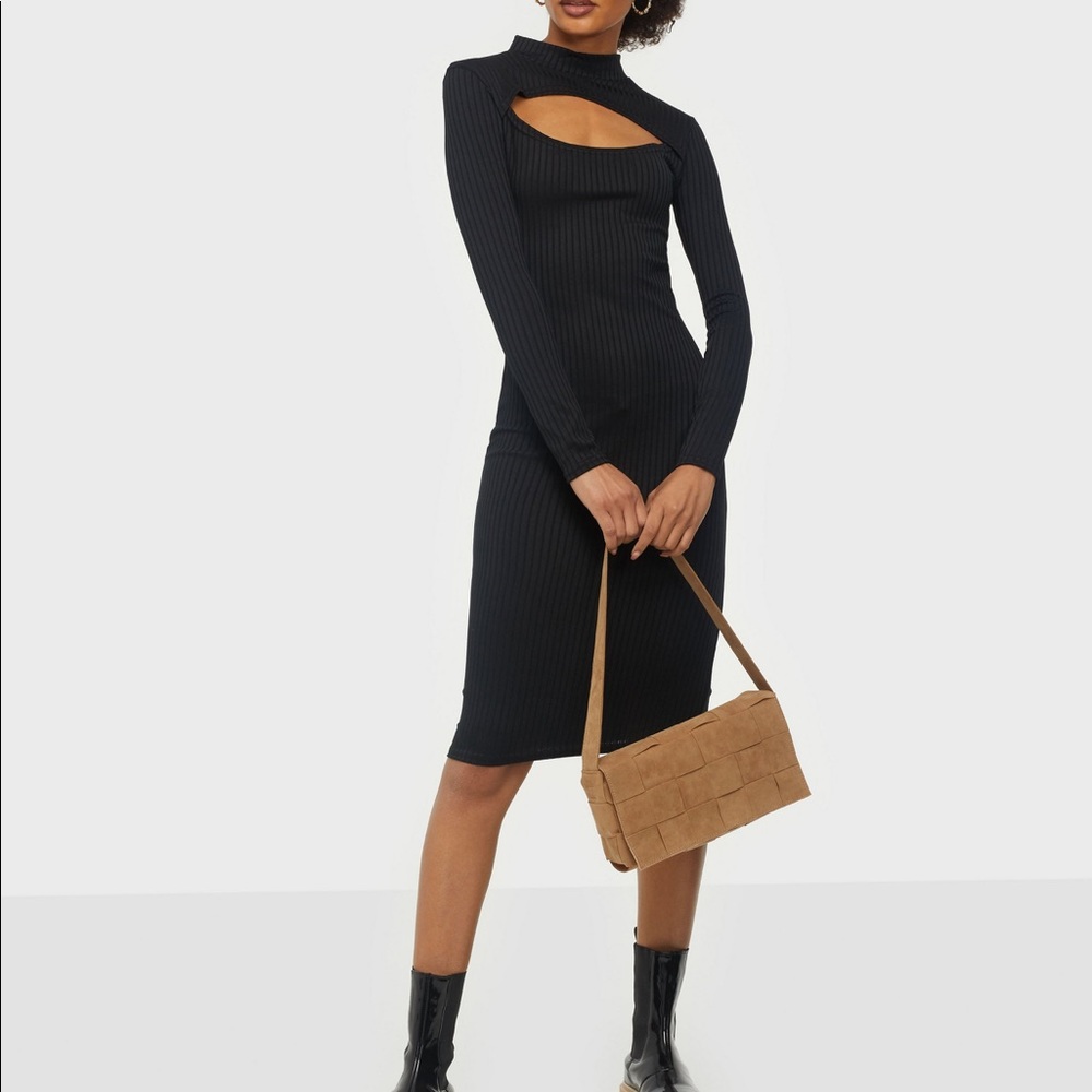 Black cutout front rib knit long sleeve midi dress